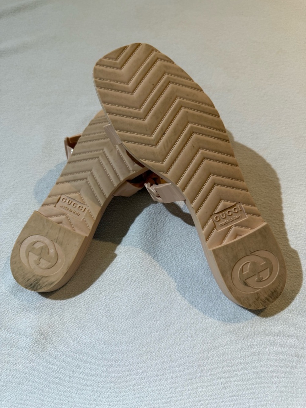 Gucci Beige Chain-Link Buckle Slide Sandals - Picture 15 of 16